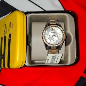 Never Worn Women's Fossil Watch ES3204